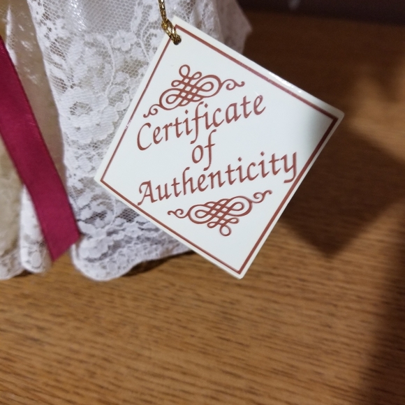 Porcelain  doll - Picture 3 of 8